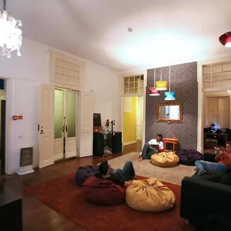 Travellers House - Hostal